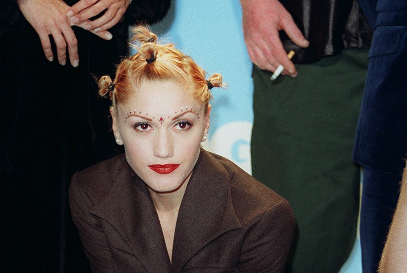Mit ihrer charismatischen Persönlichkeit und ihrem einzigartigen Stil hat Gwen Stefani die Popmusik der 90er Jahre geprägt und setzt auch heute noch neue Trends.