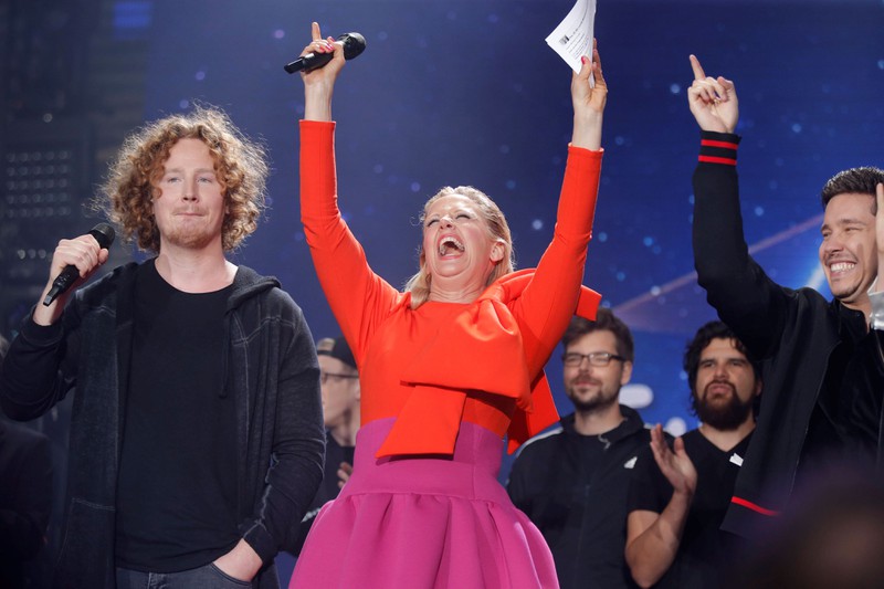 ESC im Wandel: Jemand anderes übernimmt Barbara Schönebergers Rolle als Punkteverteiler*in.