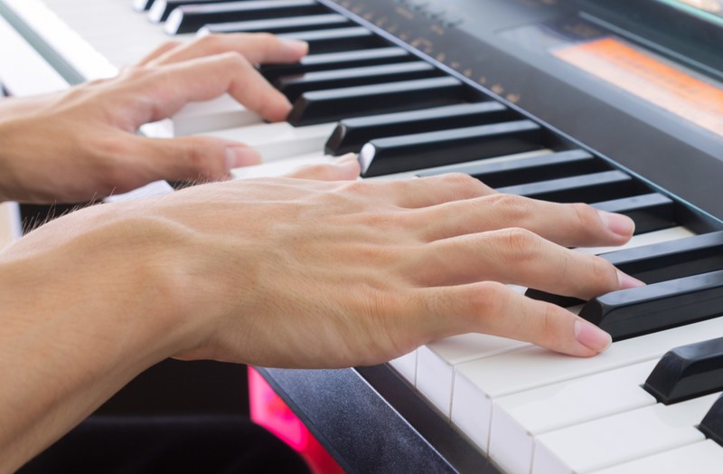 Eine Studie belegt, dass Musiker*innen ein erhöhtes Risiko für Depressionen haben.