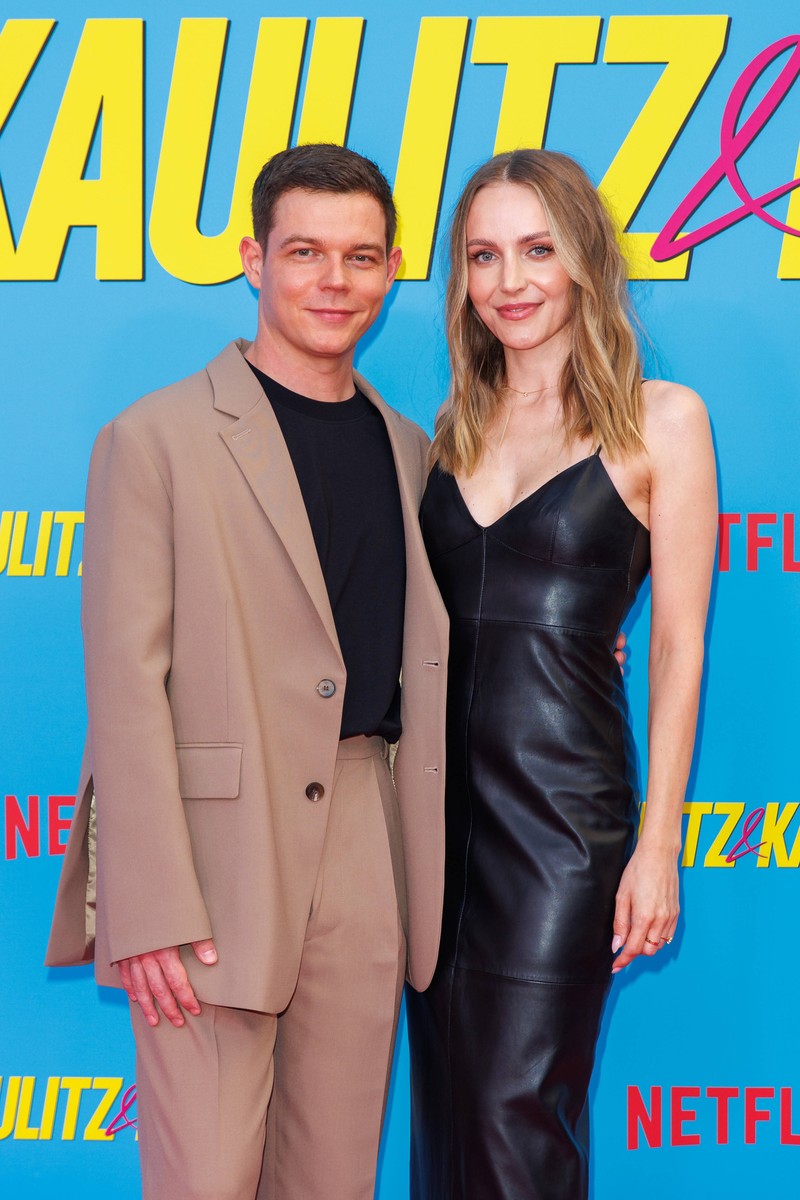 Der Tokio Hotel-Bassist Georg Listing hat seine Langzeitfreundin Susanne Knispel geheiratet.
